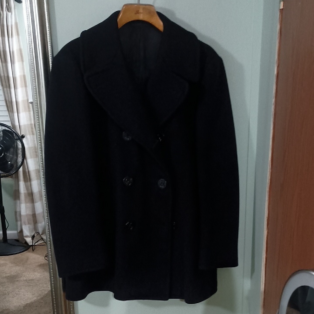 Elegant Black Double-Breasted Peacoat